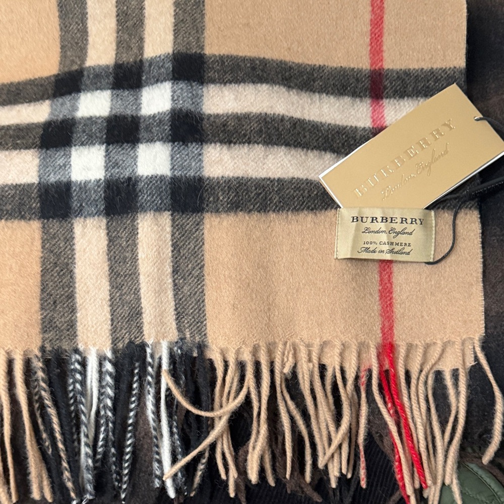 Burberry Beige Checkered Scarf - Picture 2 of 6